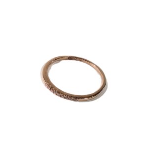 ANILLO DE ORO 10 KT CON INCRUSTACIONES EN PEDRERÍA