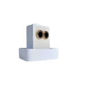 ARETES DE ORO 10 KT CON DECORADO COLOR NEGRO Y GRABADO CON LETRAS GOOD SOULD
